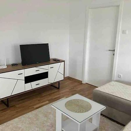 Apartman Vrbas 1 + Podzemna Garaza Banyaluka Dış mekan fotoğraf