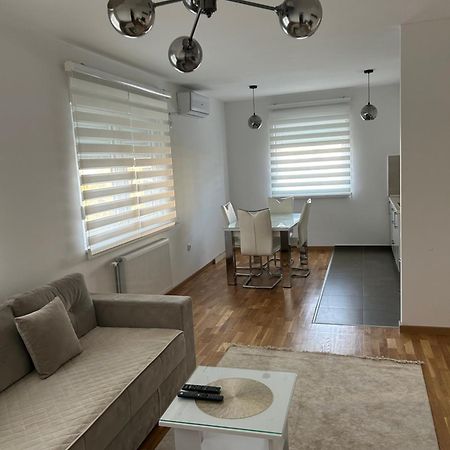 Apartman Vrbas 1 + Podzemna Garaza Banyaluka Dış mekan fotoğraf