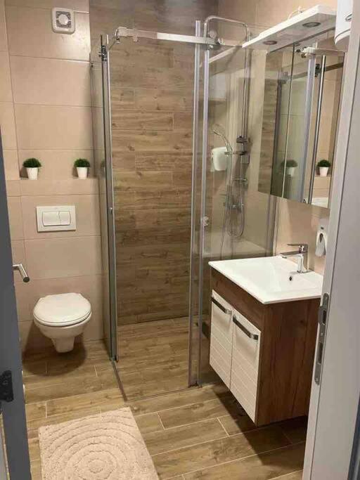Apartman Vrbas 1 + Podzemna Garaza Banyaluka Dış mekan fotoğraf