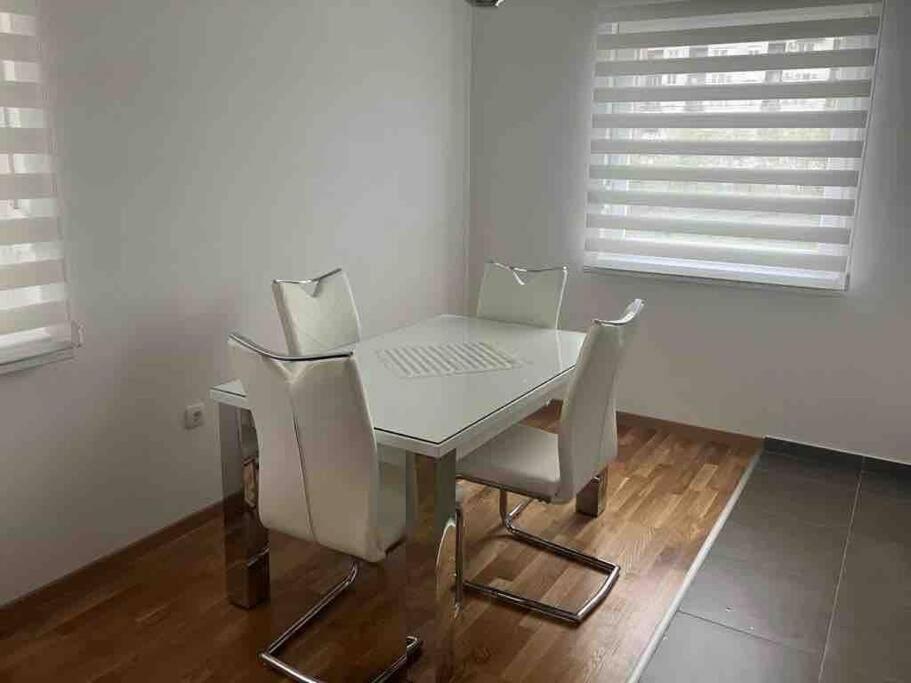 Apartman Vrbas 1 + Podzemna Garaza Banyaluka Dış mekan fotoğraf